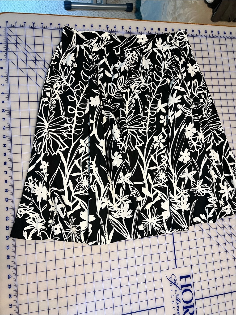 Cynthia Rowley Black & White Floral A-Line Skirt